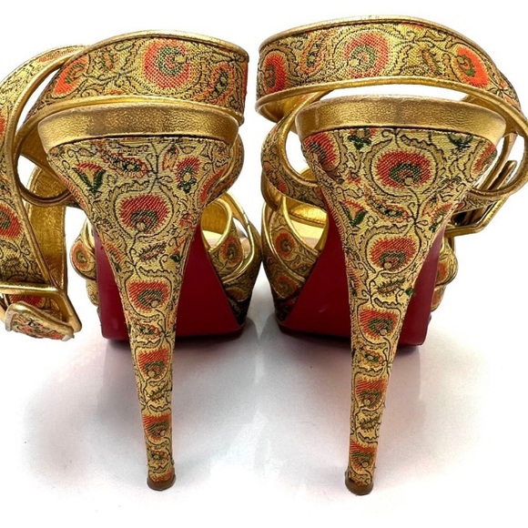 Christian Louboutin Gold Brocade Fabric
Sandals 39.5 - Picture 6 of 7